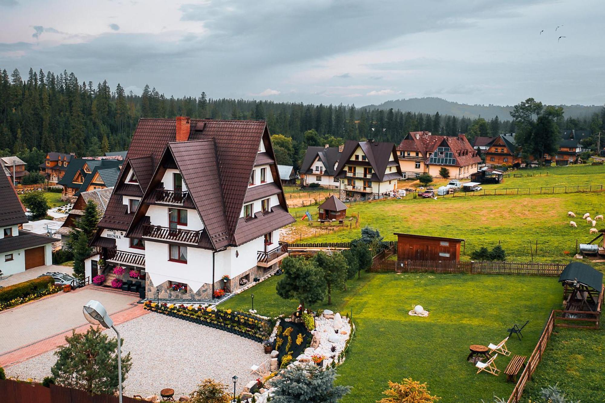 Pokoje Goscinne U Bronka Ciche Małe Exteriör bild